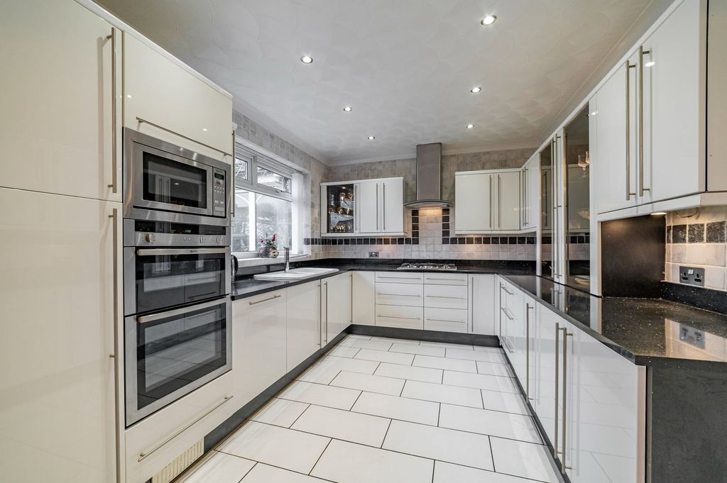 Additional image 10 of 2 bed bungalow for saleDevonshire Close, Heywood OL10