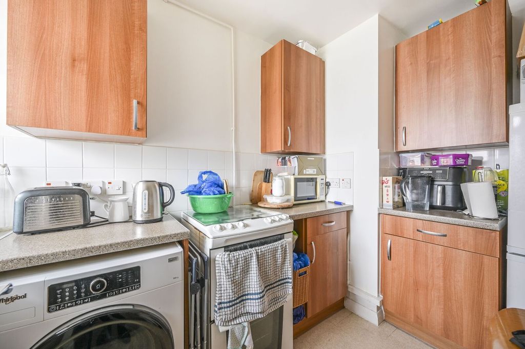 Property photo 3 of 9