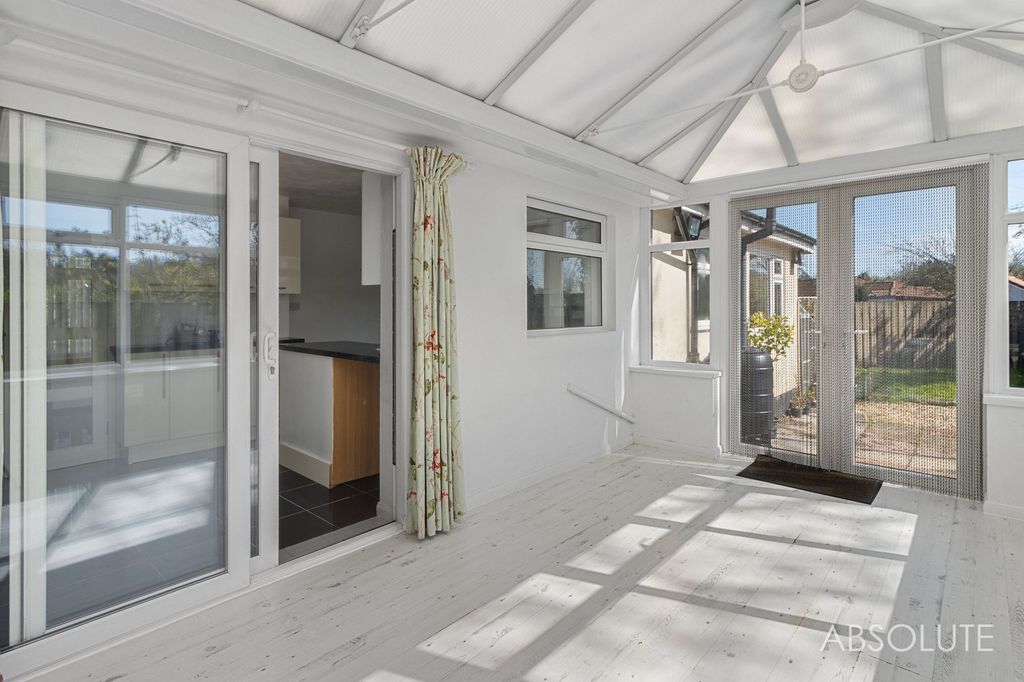 Property photo 3 of 17 Conservatory