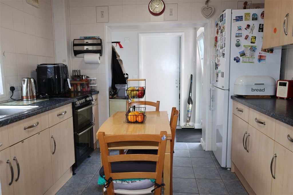 Property photo 3 of 13 Kitchen