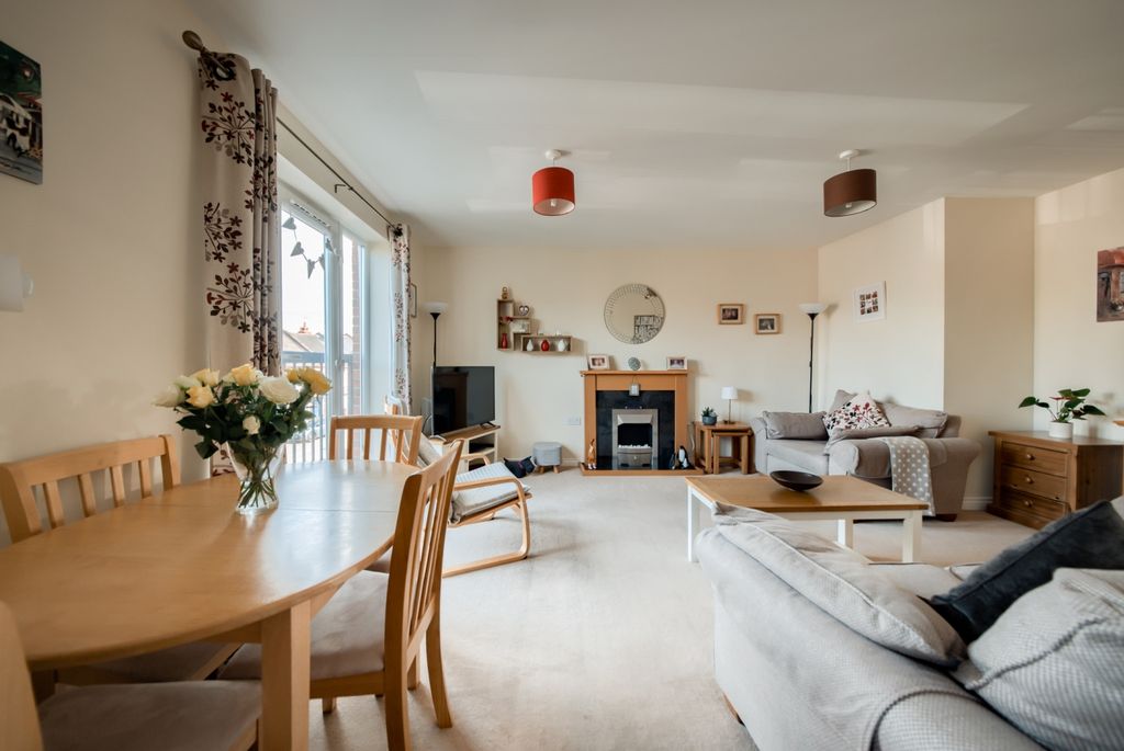 Additional image 4 of 2 bed flat for saleChandley Wharf, Warwick CV34