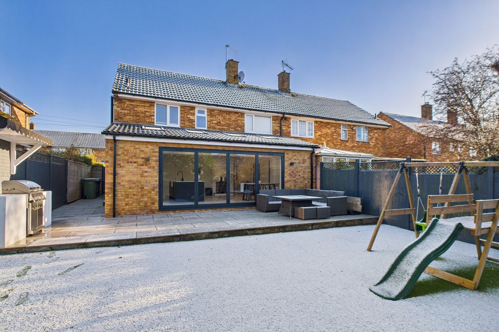 Property photo 1 of 27