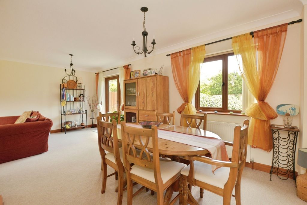Property photo 3 of 20 Pbox-Img.Jpg