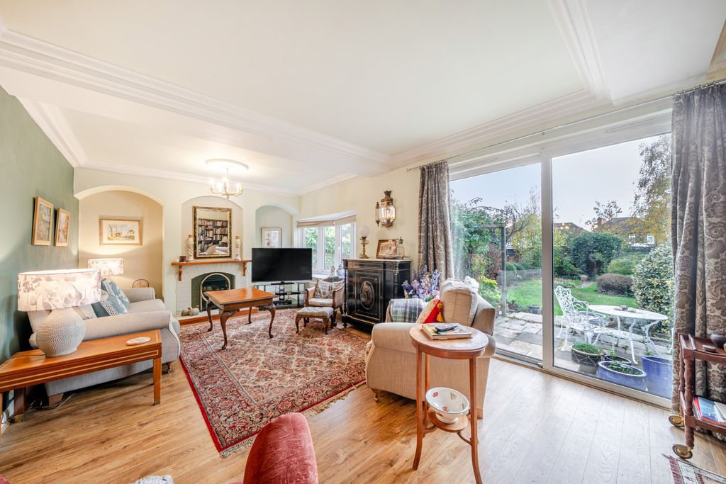 Property photo 2 of 21 1373751-10-691605...