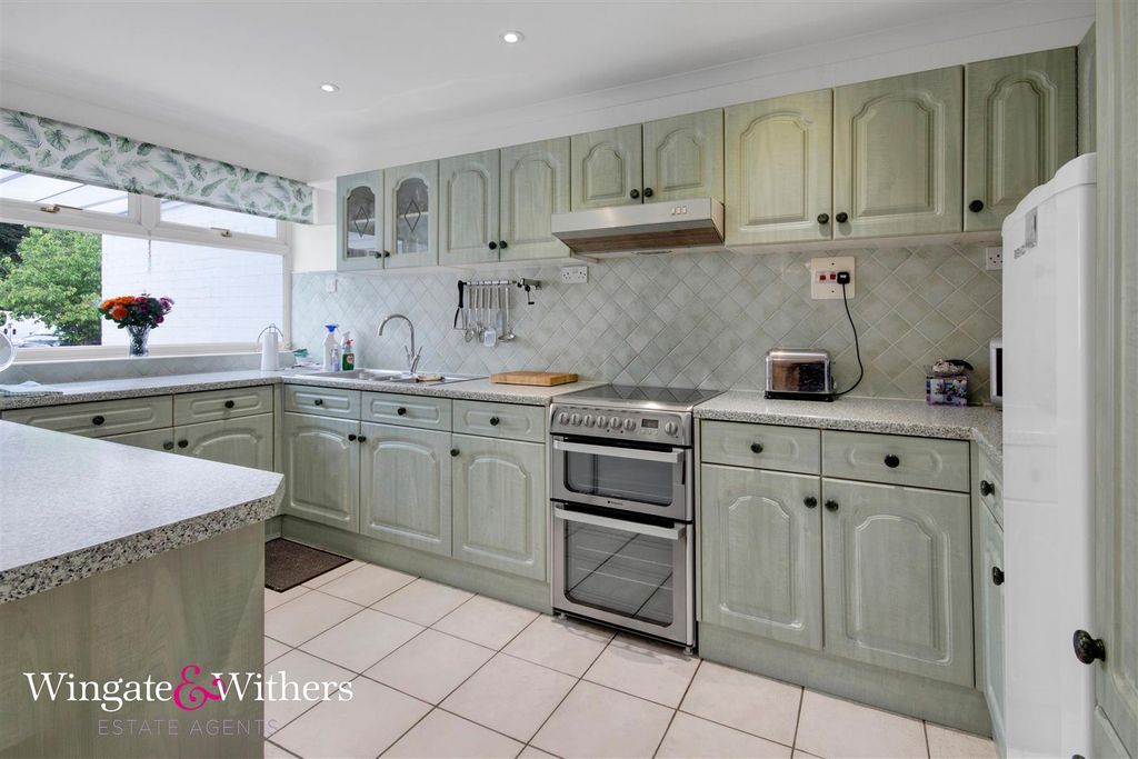 Property photo 3 of 18 10.Jpg