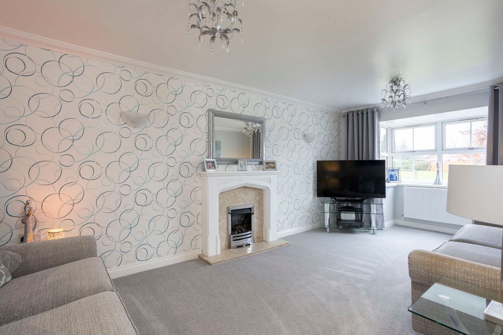 Property photo 3 of 39