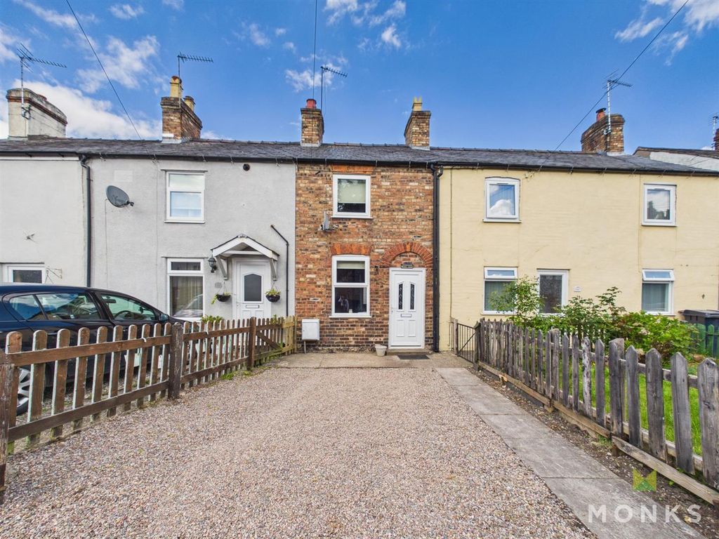 Property photo 1 of 11 Cam01420G0-Pr0901-Still014.Jpg