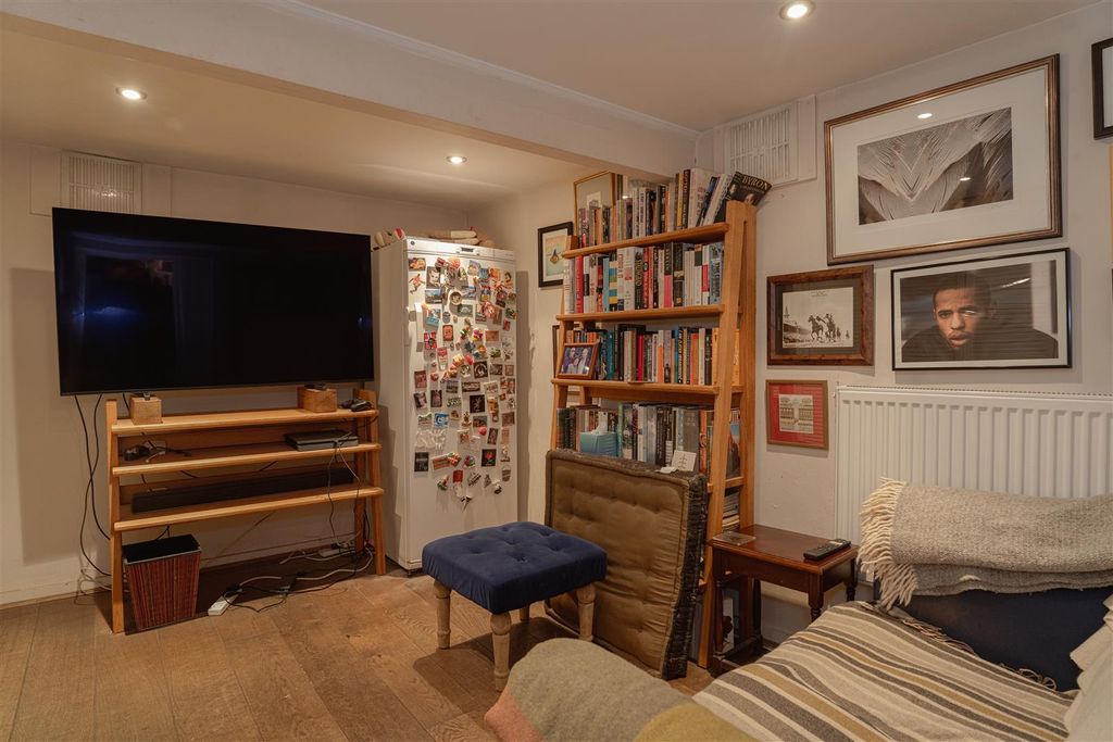 Additional image 15 of 3 bed semi-detached house for saleDene Street, Dorking RH4