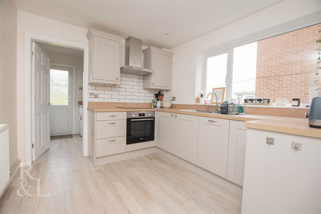 Property photo 2 of 13 Woburn