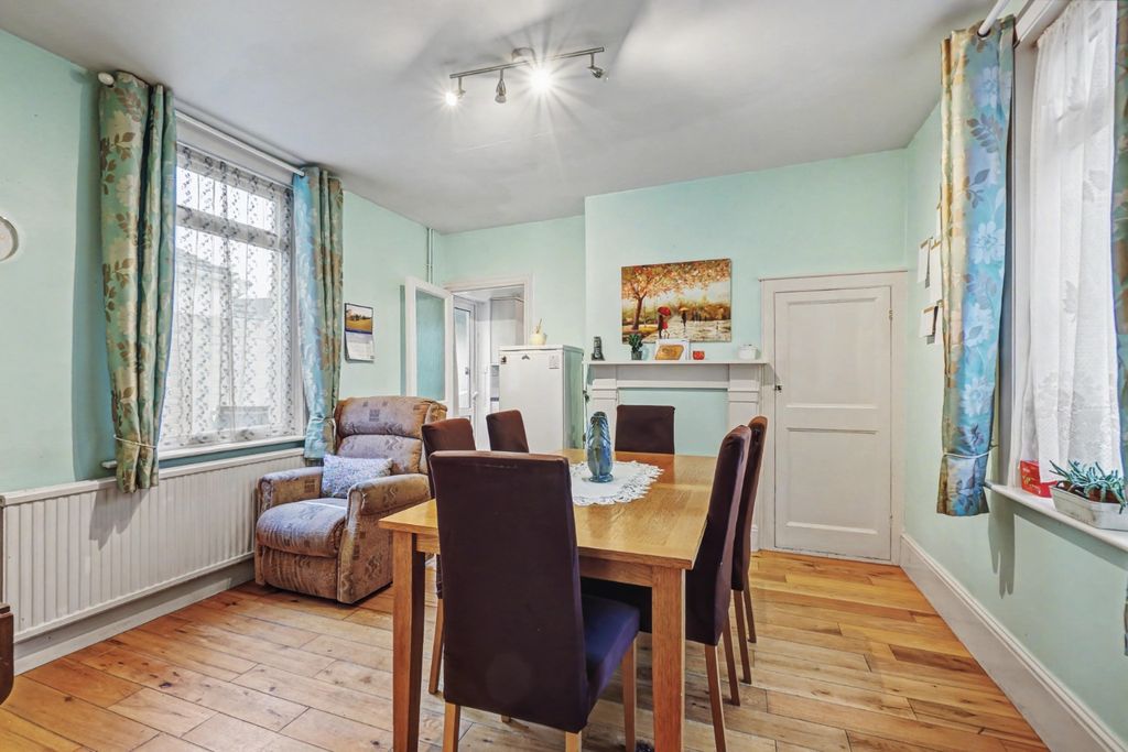 Property photo 3 of 16 4824097