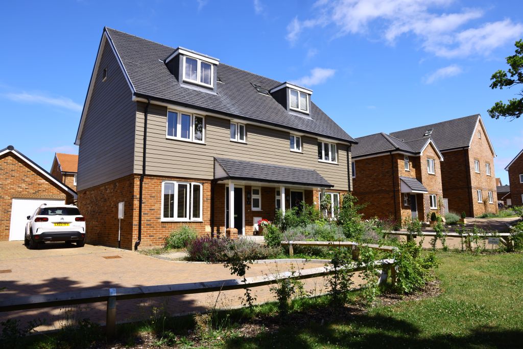 Property photo 1 of 32 3Ba0564F9Fef716658d35025ee5186663F2Cdd36.Jpg
