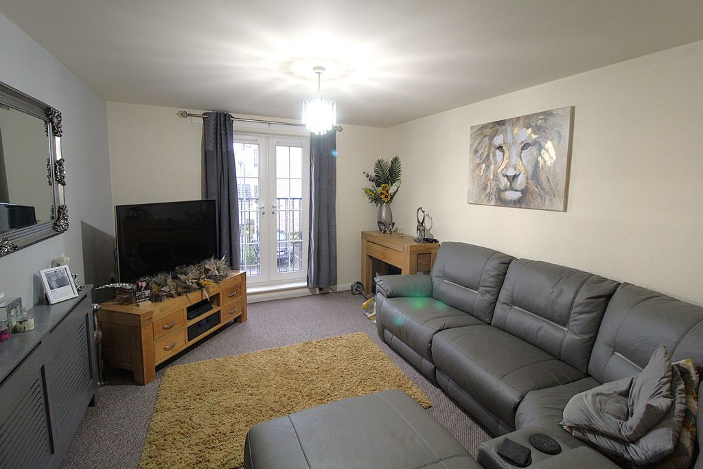 Property photo 2 of 6