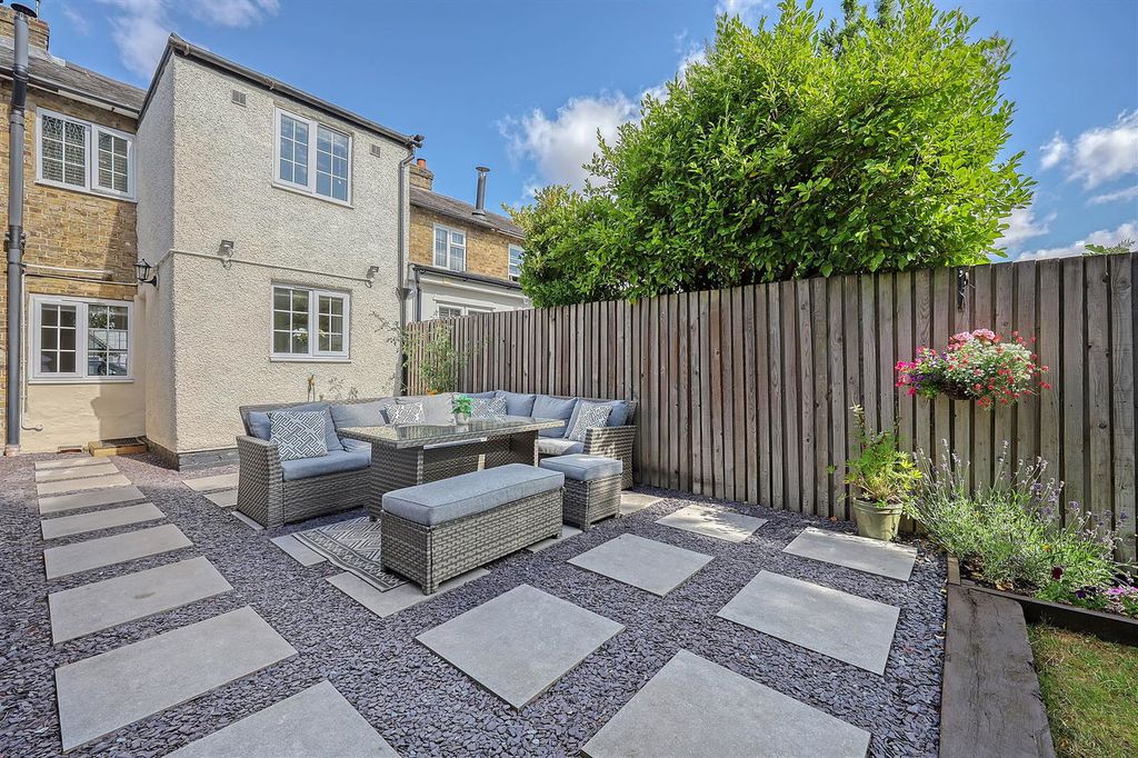 Property photo 2 of 29