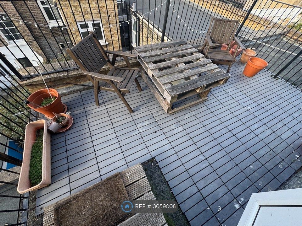 Property photo 2 of 28 Roof Terrace