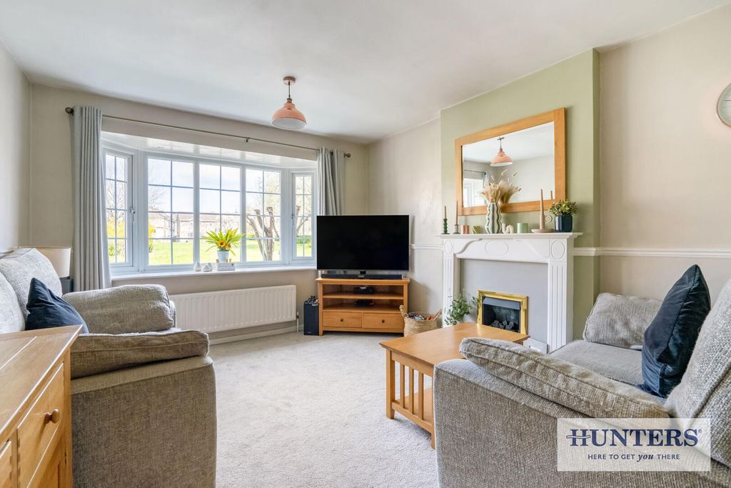 Property photo 2 of 19 Living Room