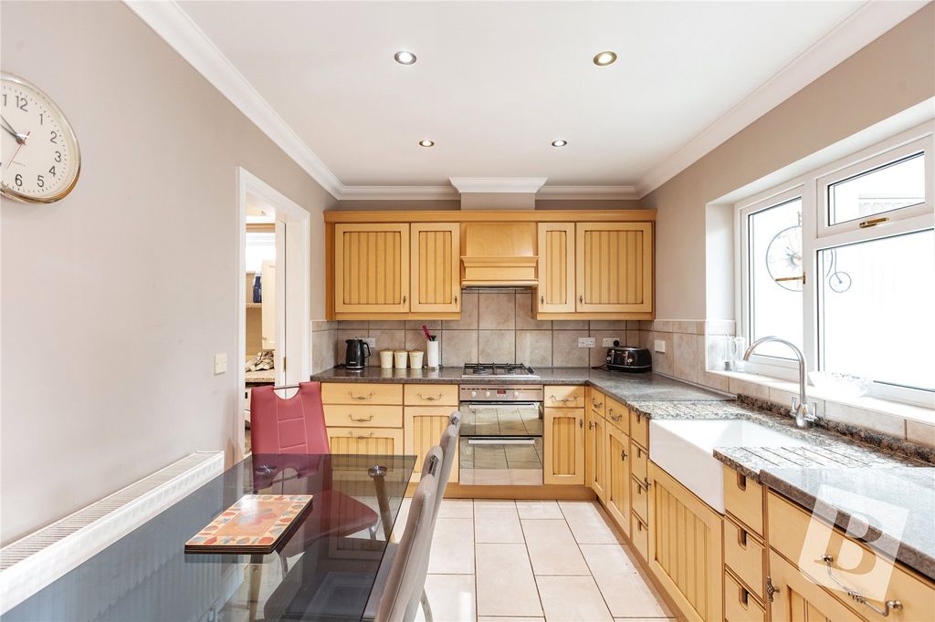 Property photo 3 of 26 Kitchen
