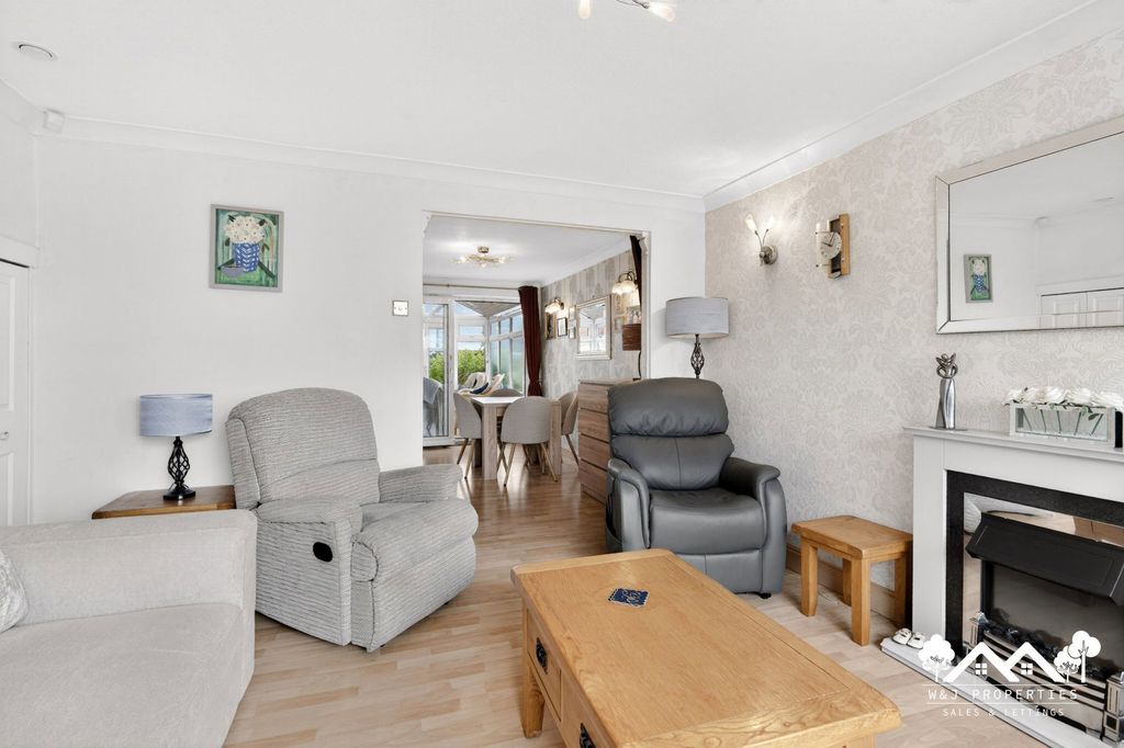 Property photo 3 of 41