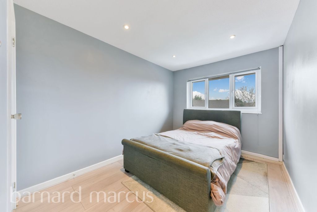 Property photo 3 of 8 Image