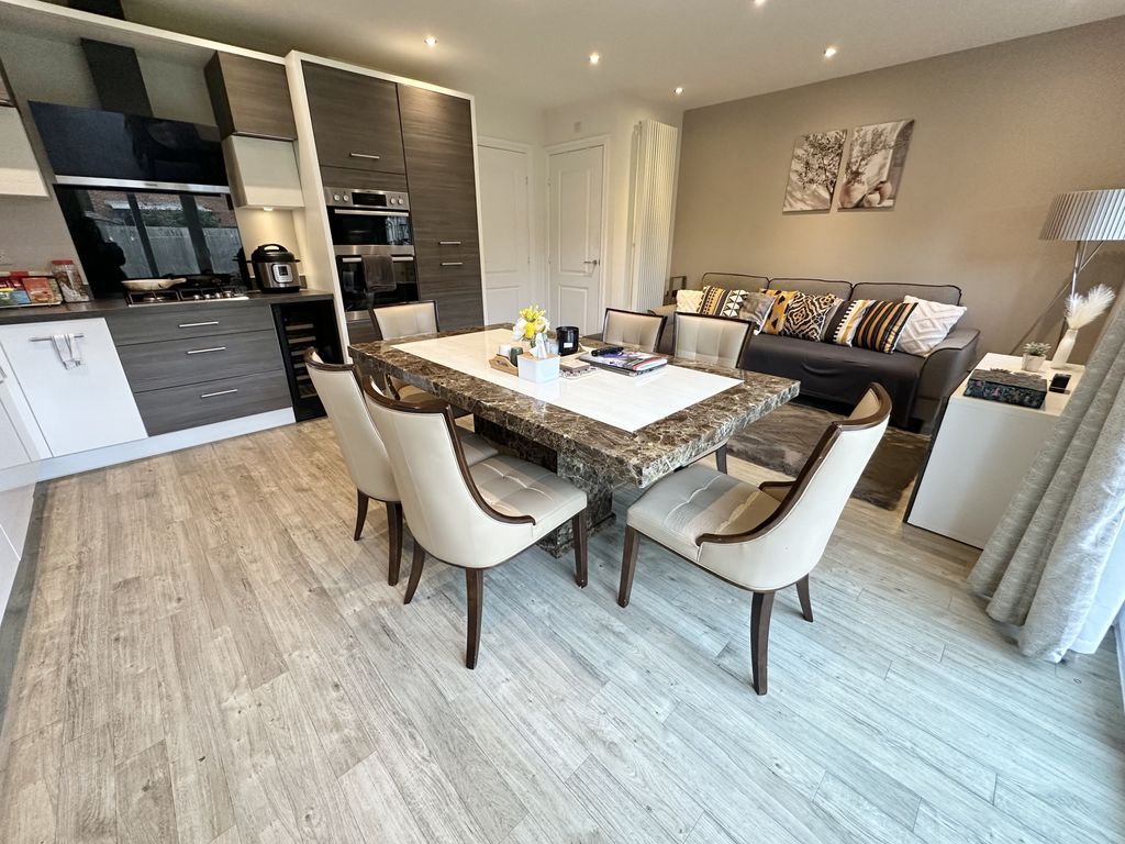 Property photo 3 of 26