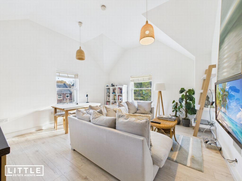 Property photo 2 of 24 Photo 5