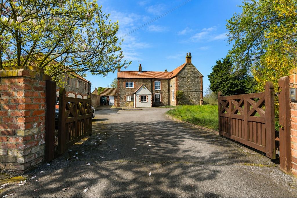Property photo 1 of 29