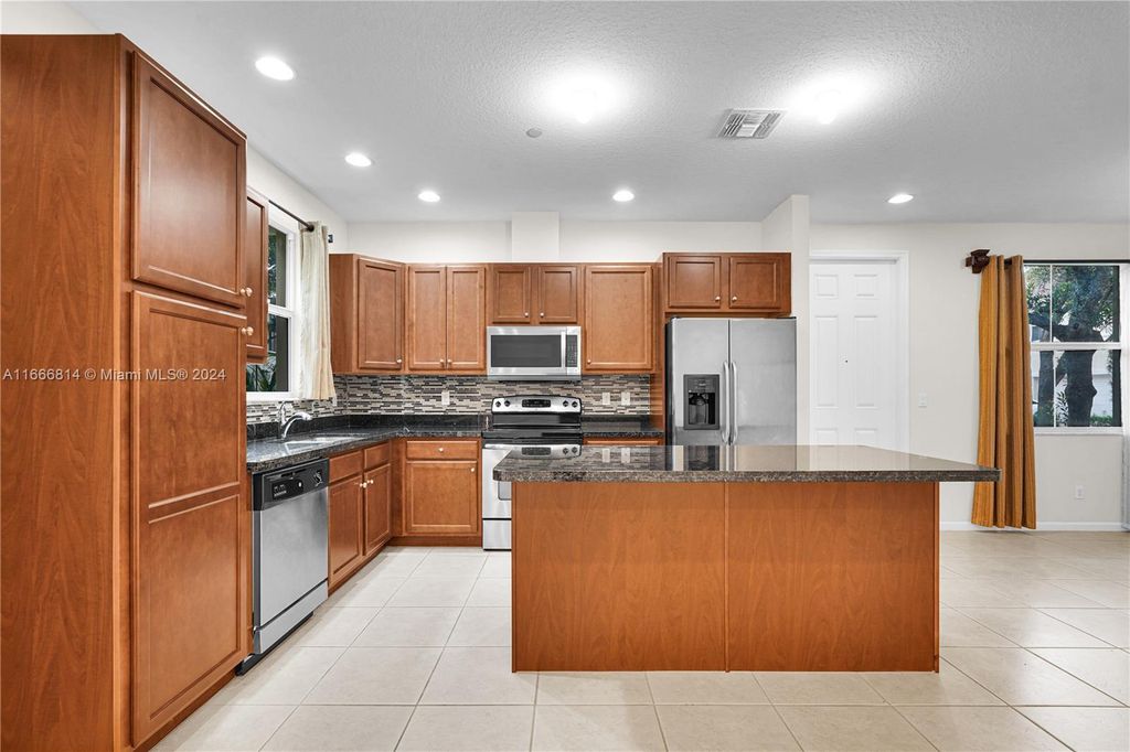 Property photo 2 of 45 <Alttext/>