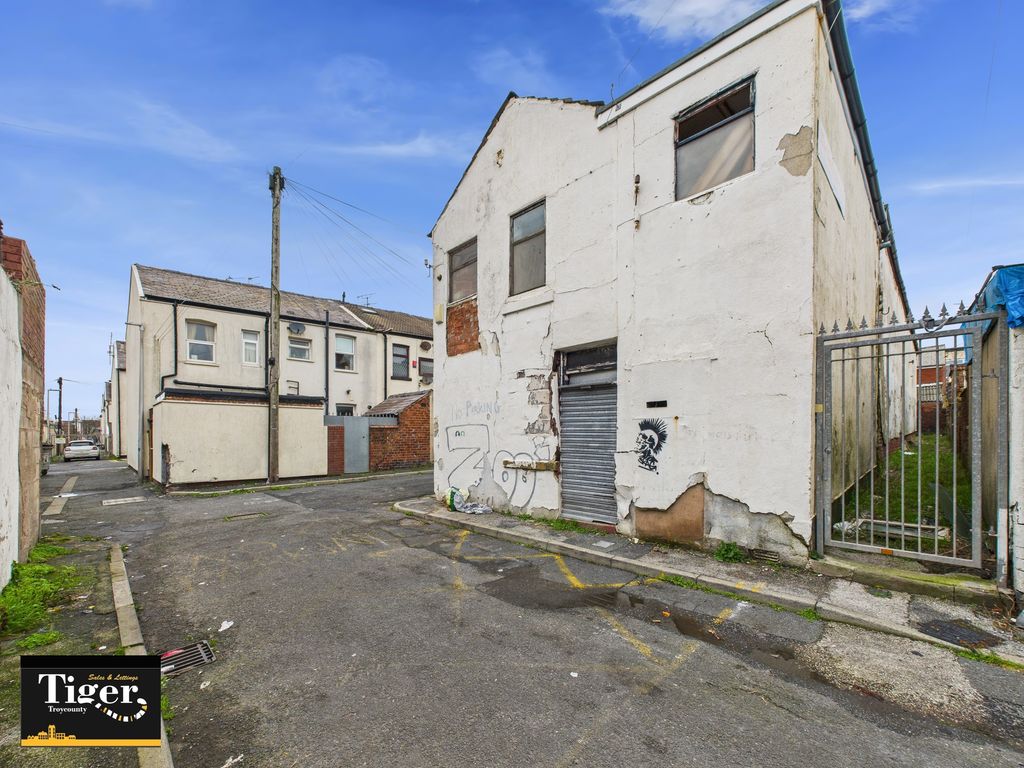 Property photo 3 of 20 Cam03440G0-Pr0451-Still001