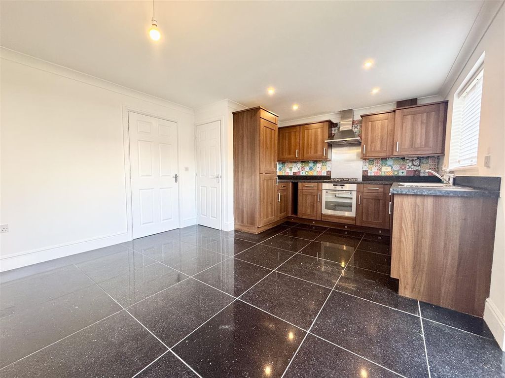 Property photo 3 of 15 Kitchen\Diner