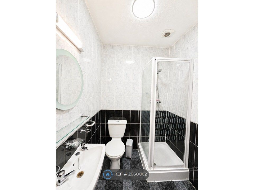 Property photo 3 of 3