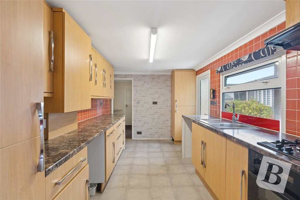 Property photo 2 of 18 Kitchen