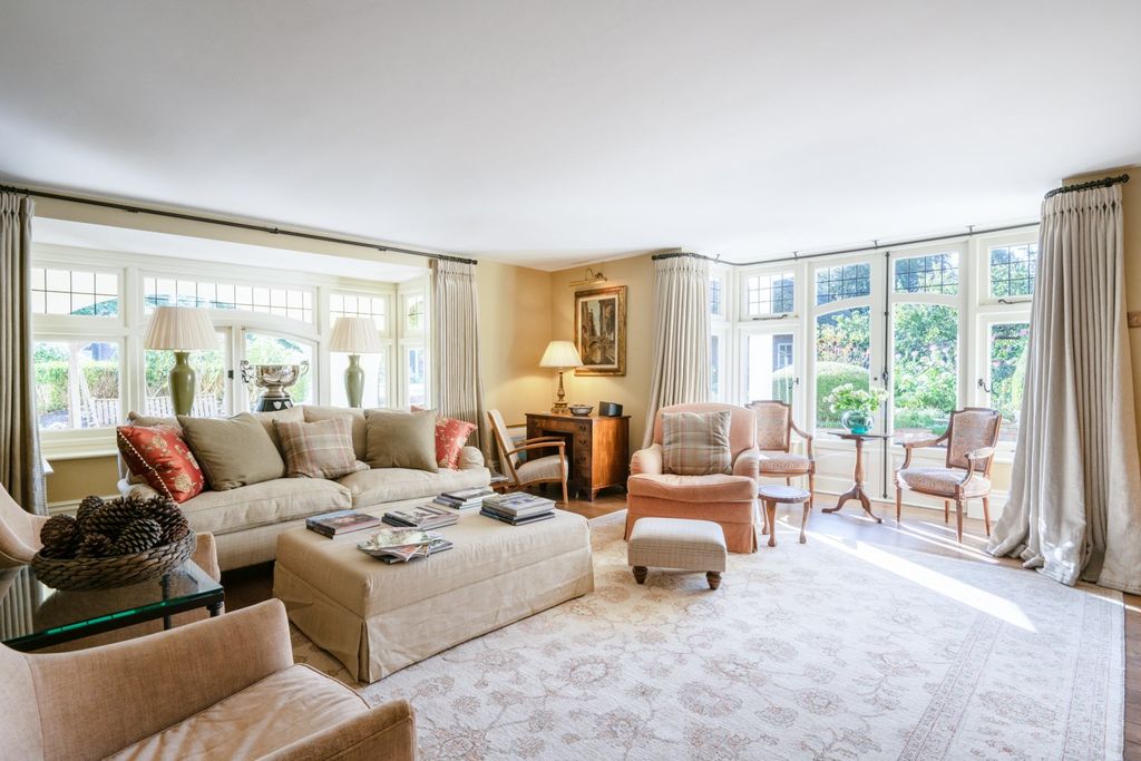 Property photo 3 of 25 Sitting Room