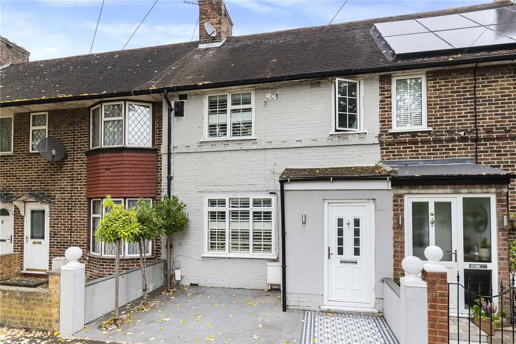 Property photo 1 of 11 Front