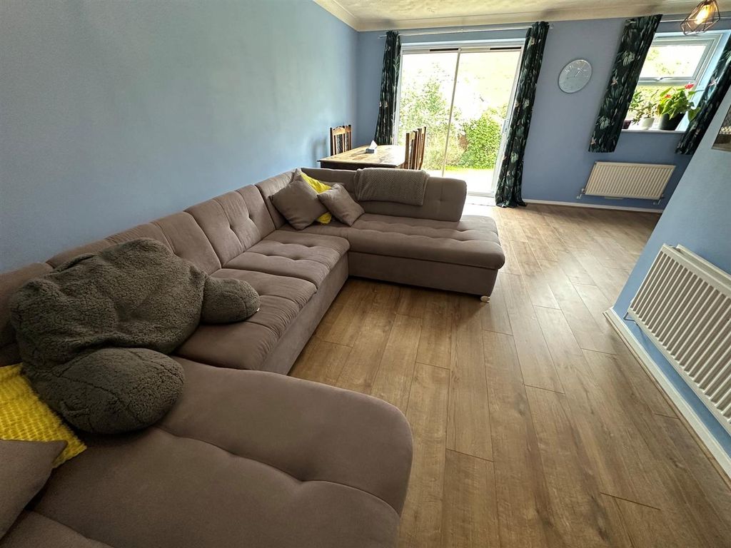Property photo 2 of 14 Lounge.Jpg