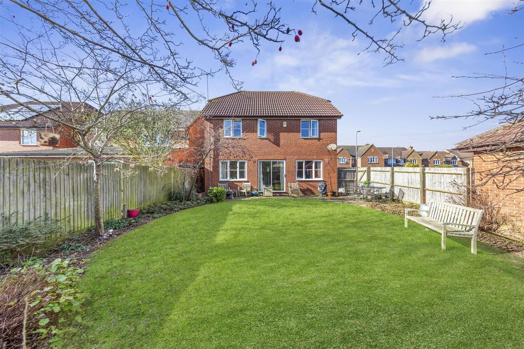 Property photo 2 of 20 18Lancasterdrweb07.Jpg