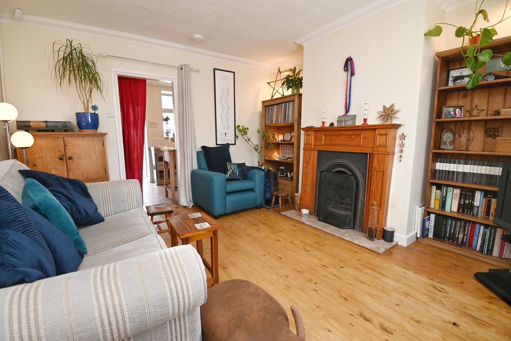 Property photo 2 of 13