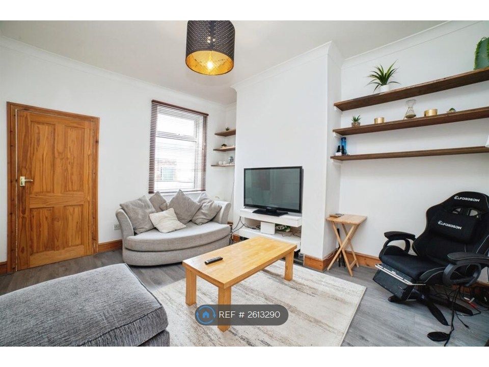 Property photo 3 of 17