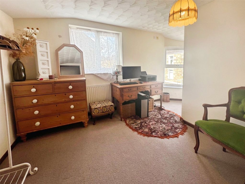 Property photo 3 of 13 Picture No. 24