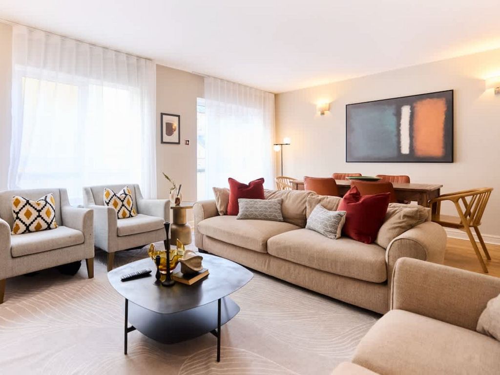 Property photo 2 of 26