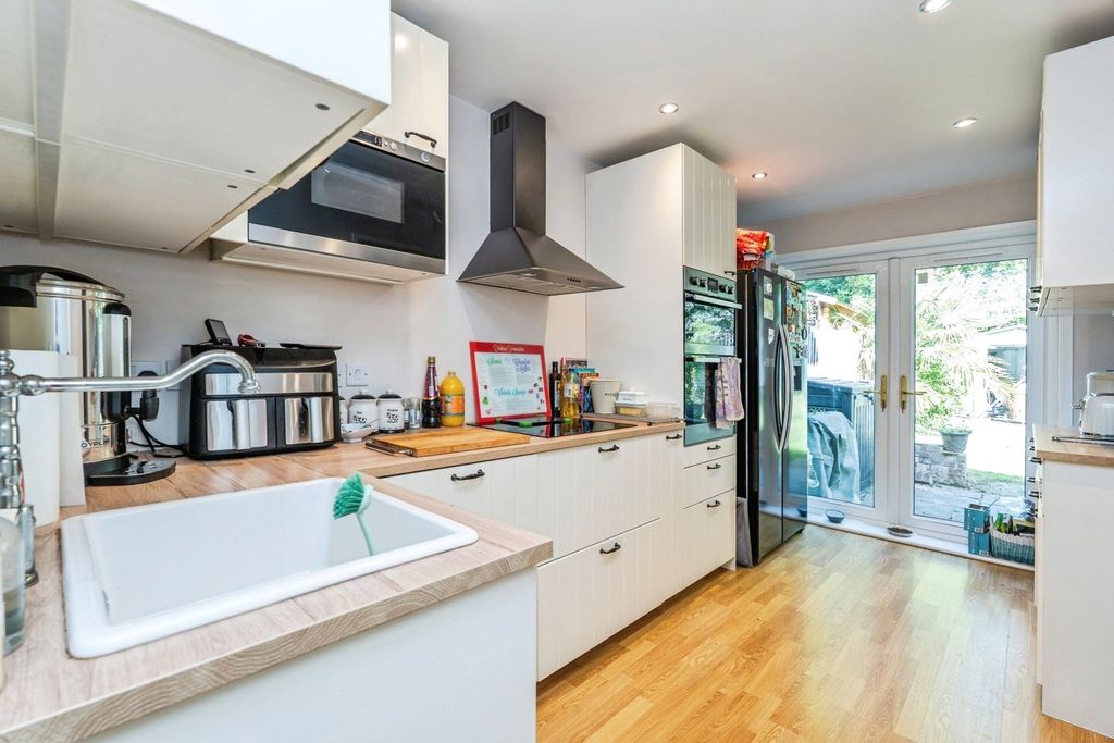 Property photo 3 of 17 Photo