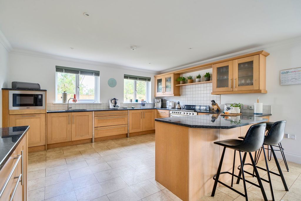 Property photo 3 of 14 Photo 3