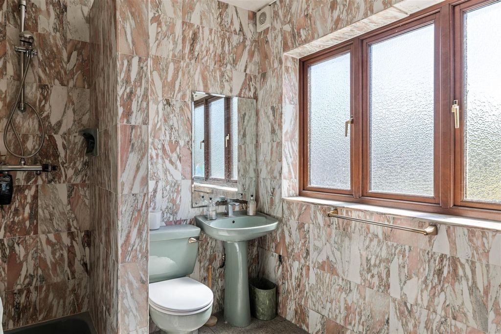 Additional image 15 of 6 bed detached house for saleGrimwade Avenue, Croydon CR0