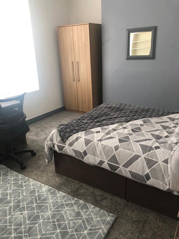 Property photo 1 of 7 Room