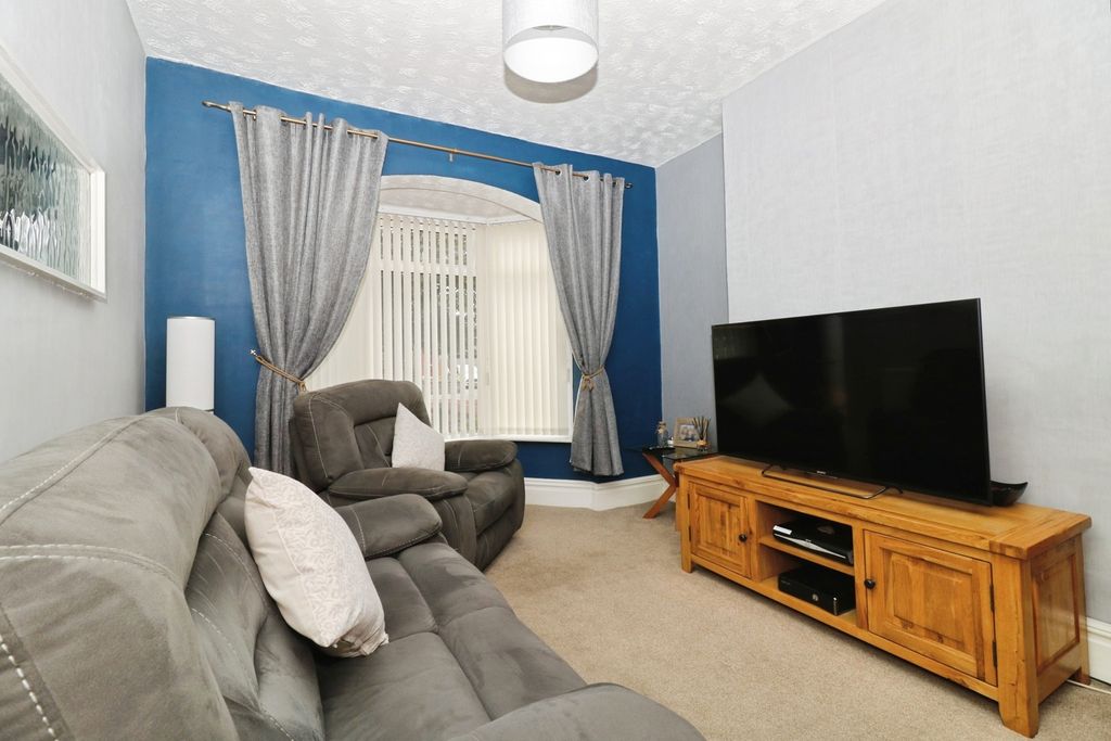 Property photo 3 of 15 Photo