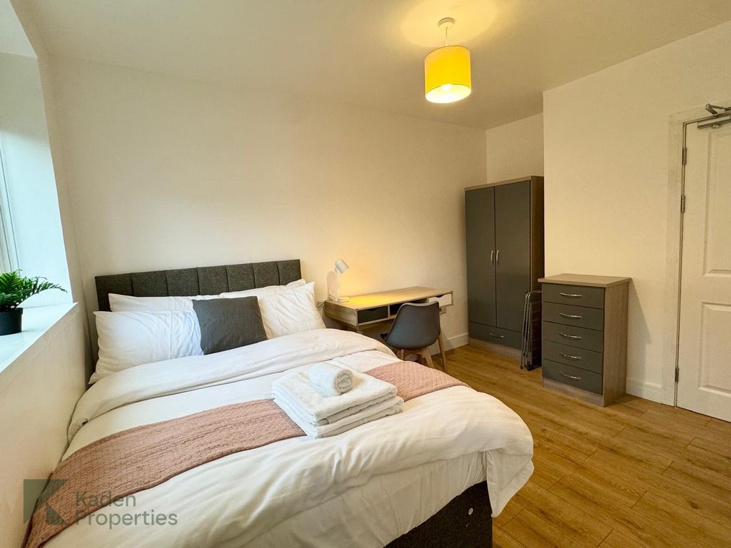 Property photo 3 of 31