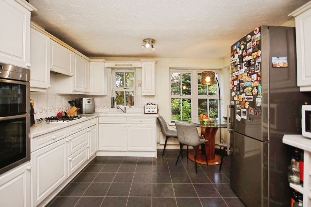 Property photo 3 of 17 Photo