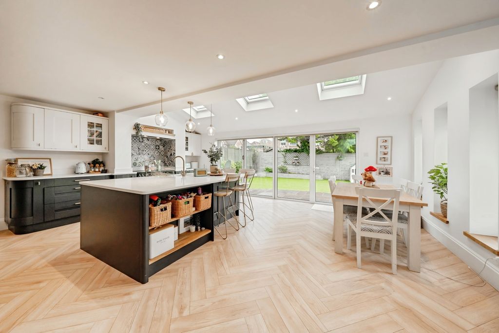 Property photo 1 of 33 Kitchen/Dining