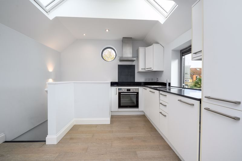 Property photo 3 of 9 Photo 4