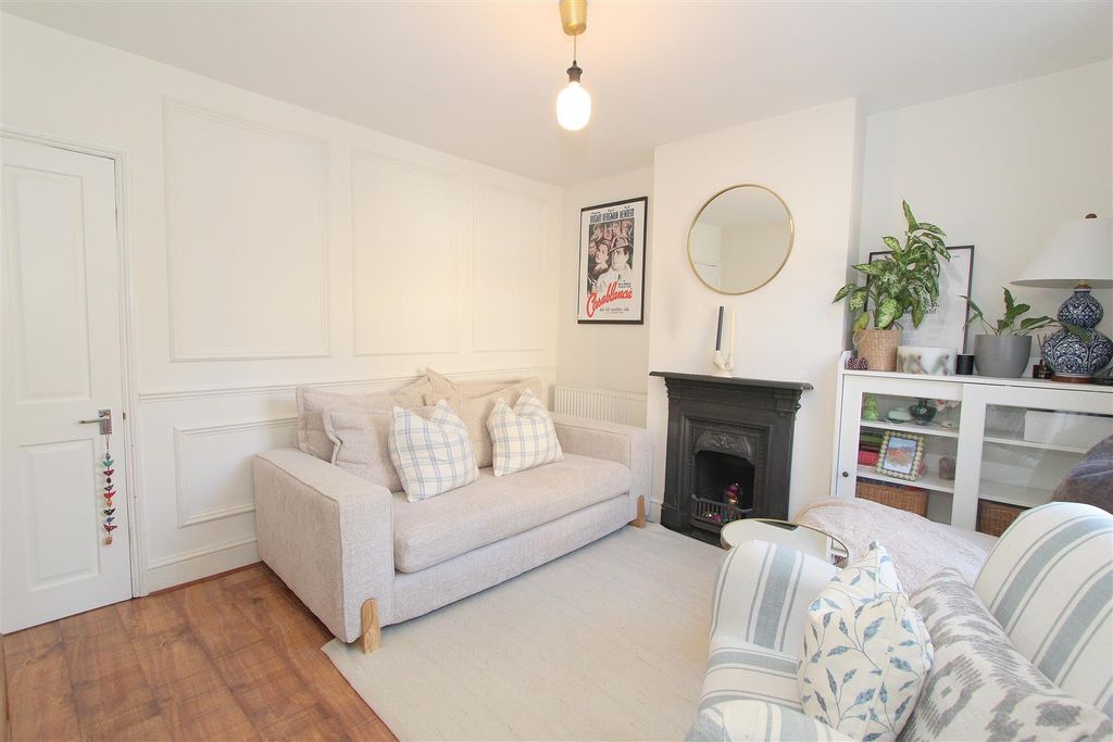 Property photo 2 of 15 Lounge.Jpg