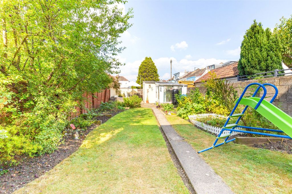 Property photo 2 of 21 Picture No. 04