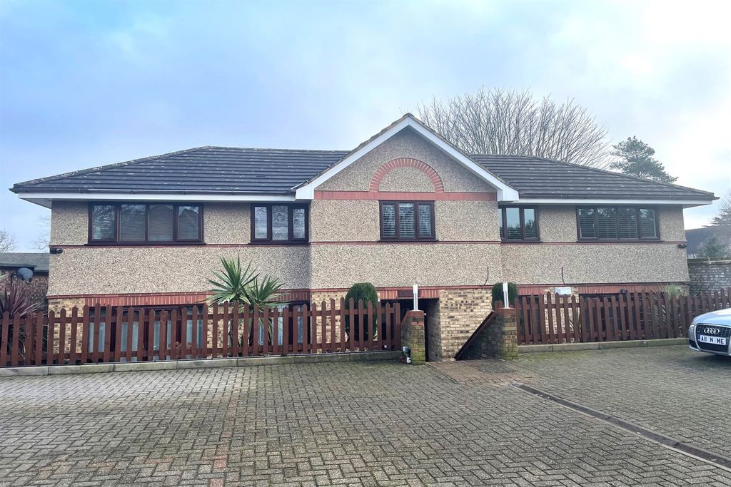 Property photo 1 of 4 (Main)